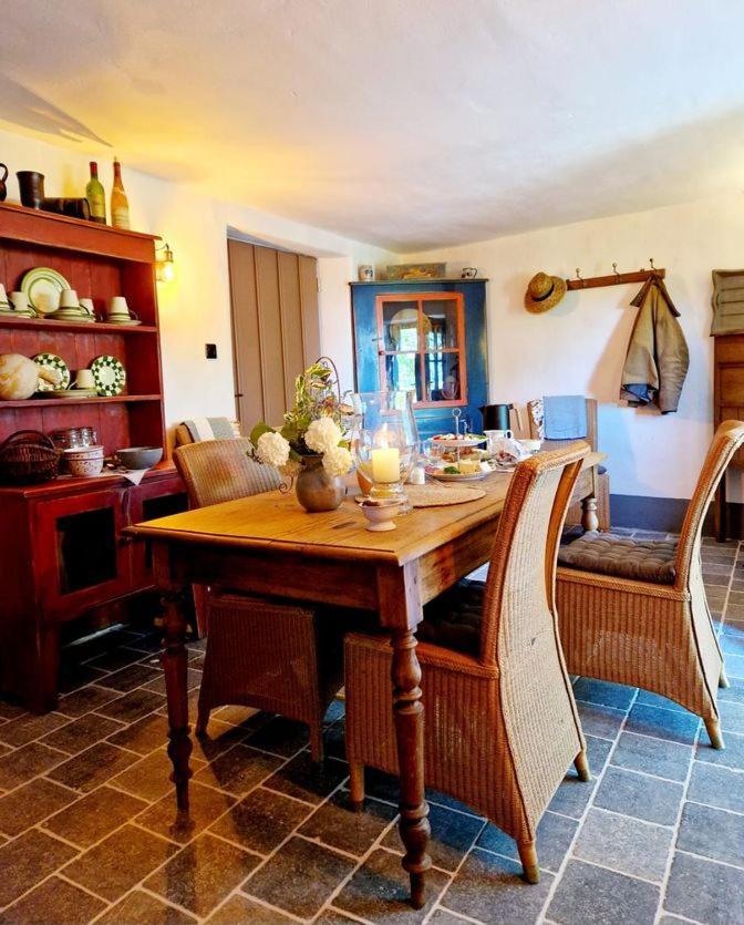B&B Gutshaus De La Fontaine Feilsdorf エクステリア 写真